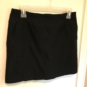 Attyre Black mini skort